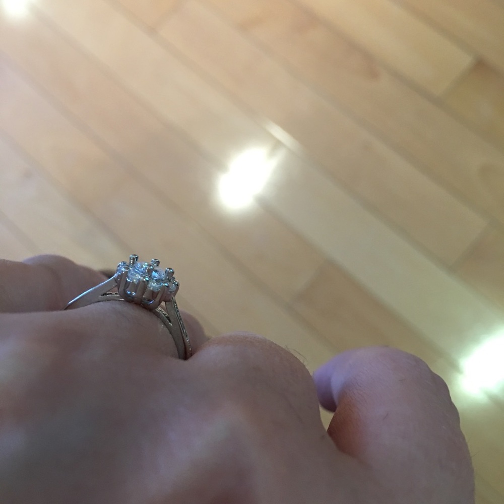 Beautiful silver crystal ring - Picture 7 of 8